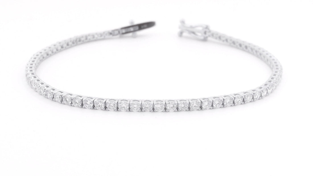 Elegant 14K White Gold Round Diamond Tennis Bracelet